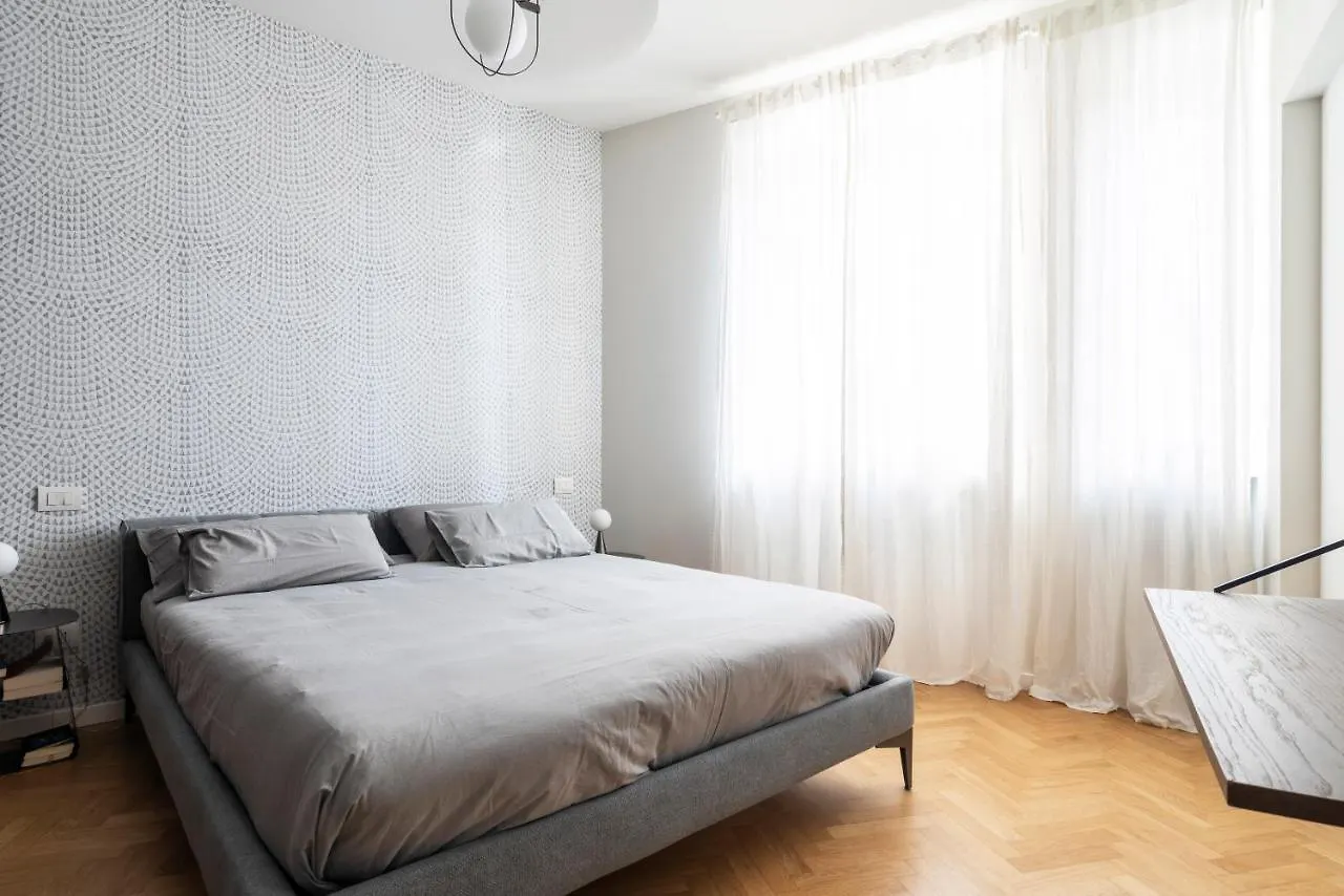 Design Apartment Navigli Milan