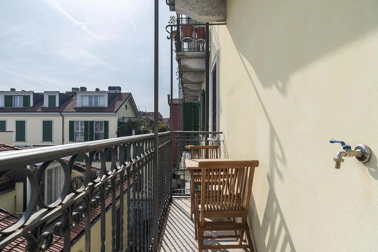 Design Apartment Navigli Milan Italy